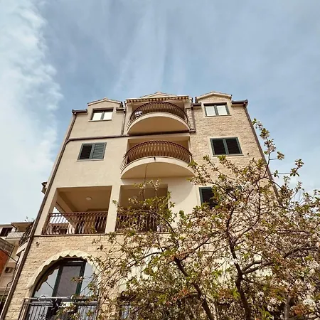 Apartman Penthouse Lapis Split