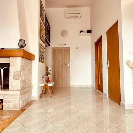 Apartment Penthouse Lapis