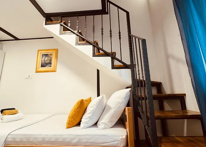 Penthouse Lapis * Σπλιτ