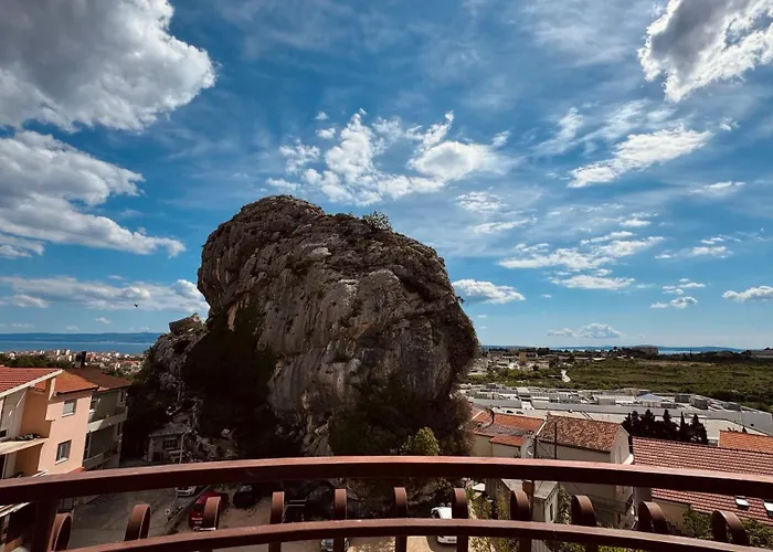 Penthouse Lapis * Σπλιτ