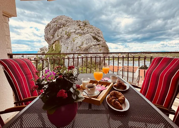 Penthouse Lapis * Σπλιτ